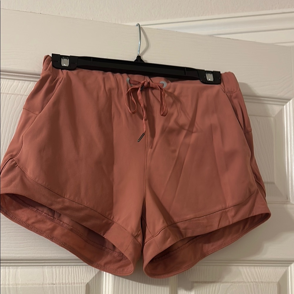Boutique High-Rise Shorts | Size M | Wonder Under Feel